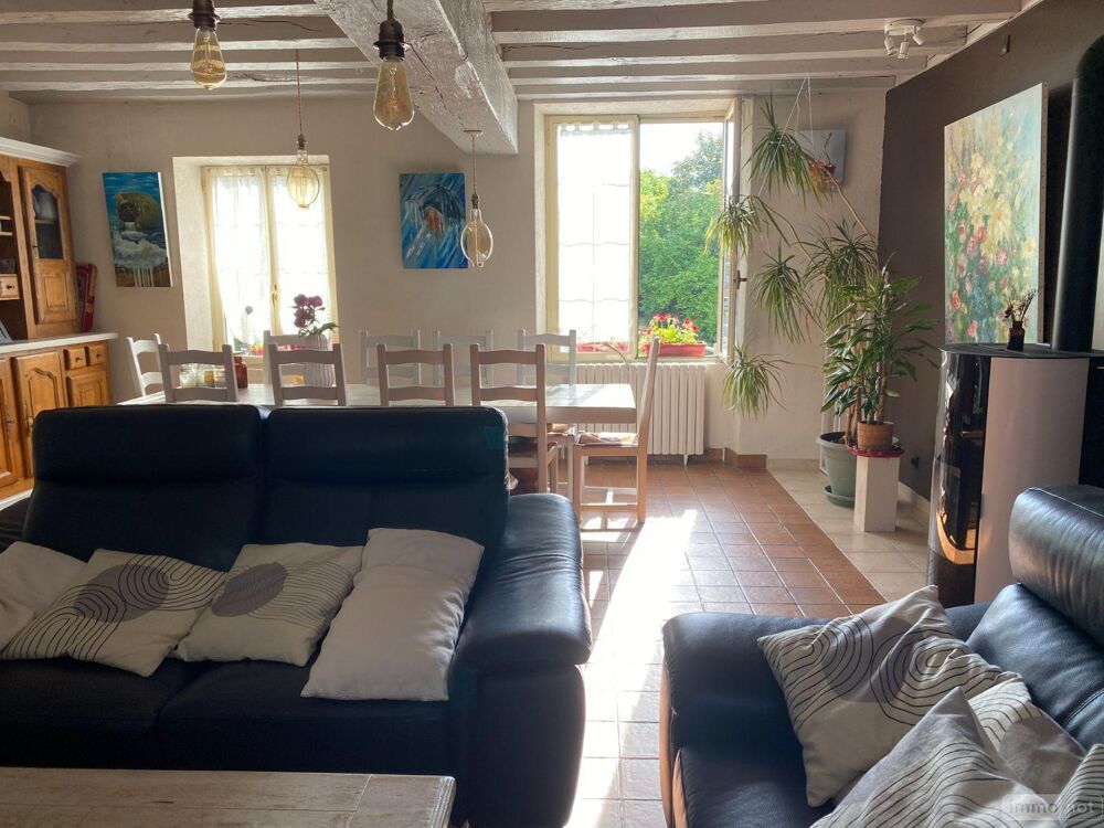 Situé dans un secteur paisible, cet ensemble immobilier ....