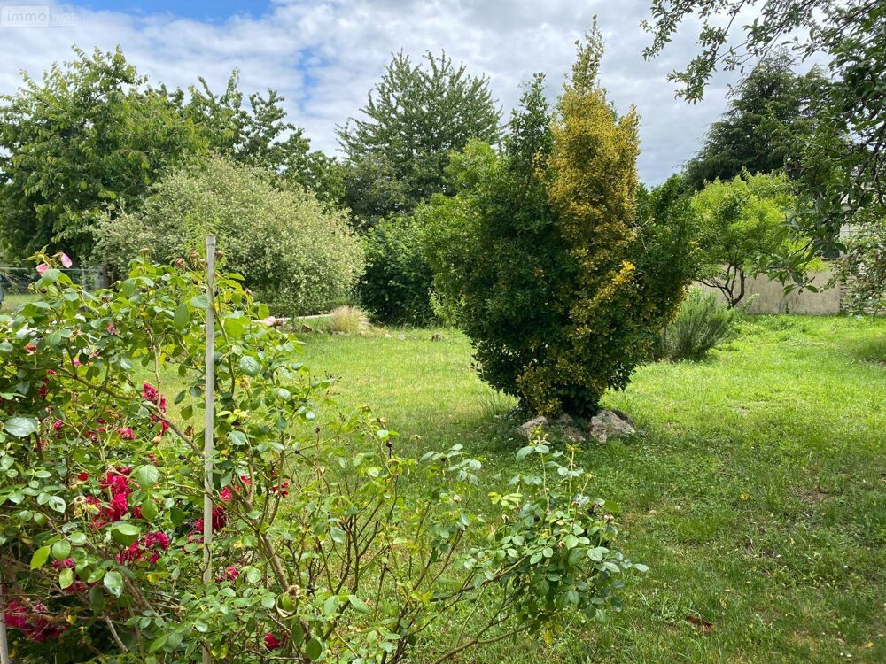 Pavillon sur sous-sol avec grand terrain de 3 375 m² :<b....