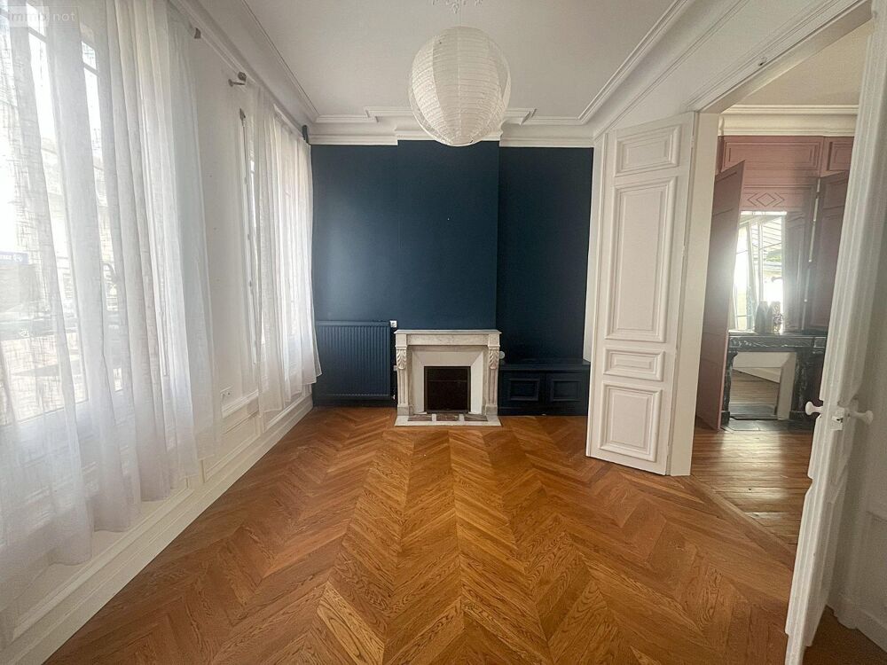 A VENDRE à EVREUX, en centre-ville, une charmante maison....