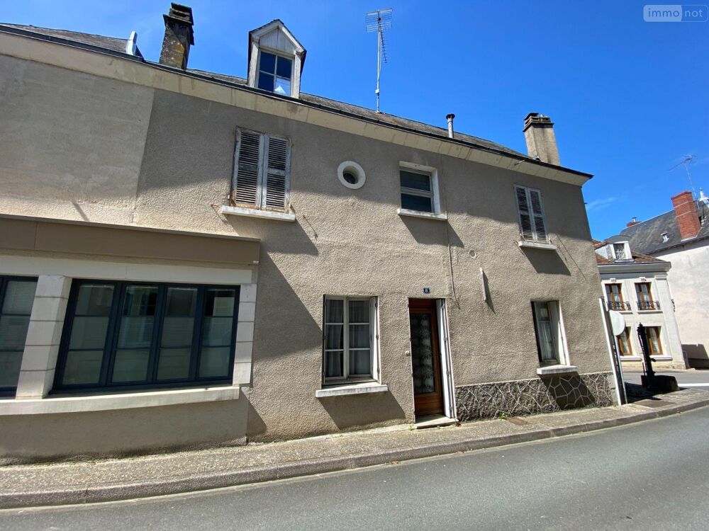 ECUEILLE (36240), dans le centre bourg, une maison à usa....