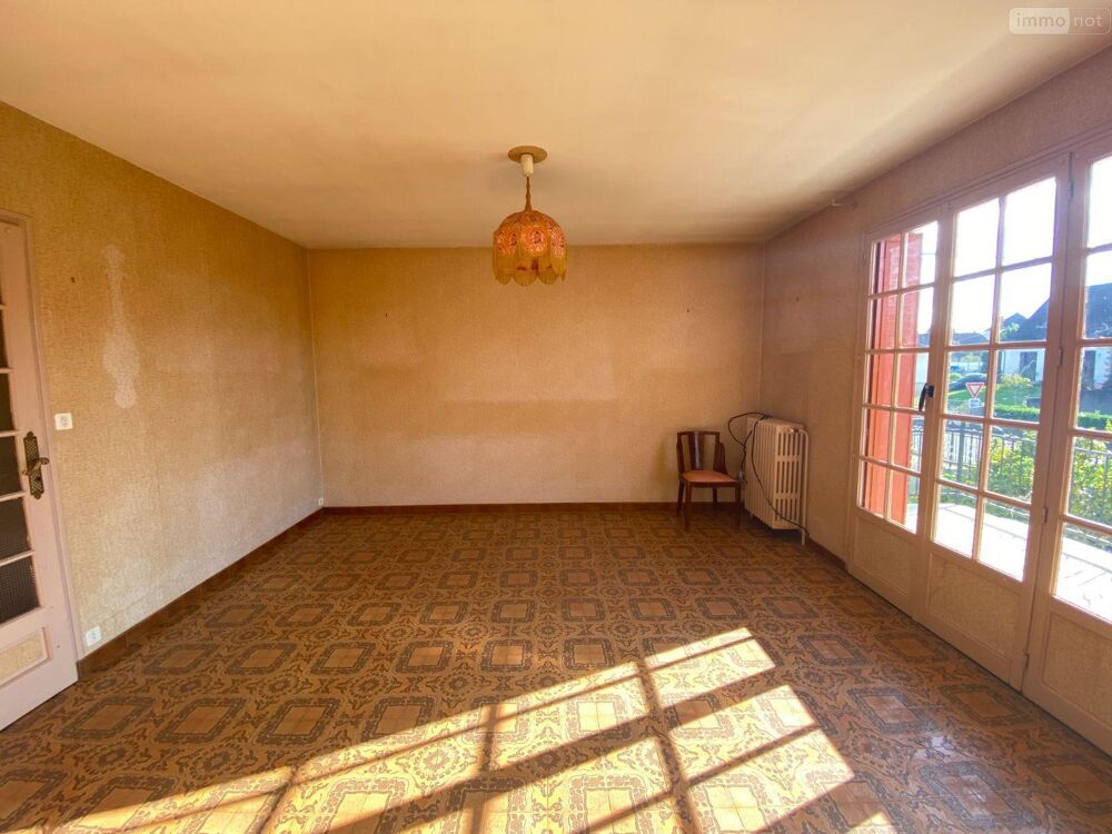 BUZANCAIS (36500), une maison d''habitation d''une super....