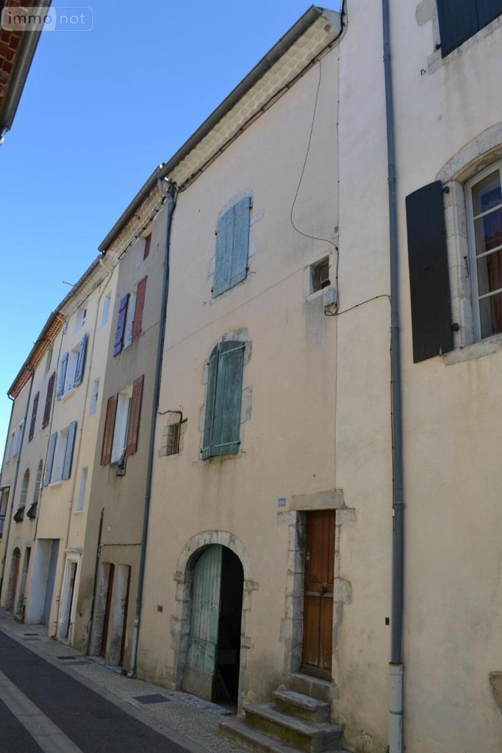 A vendre à Villeneuve-de-berg, Ardèche (07) - Une maison....