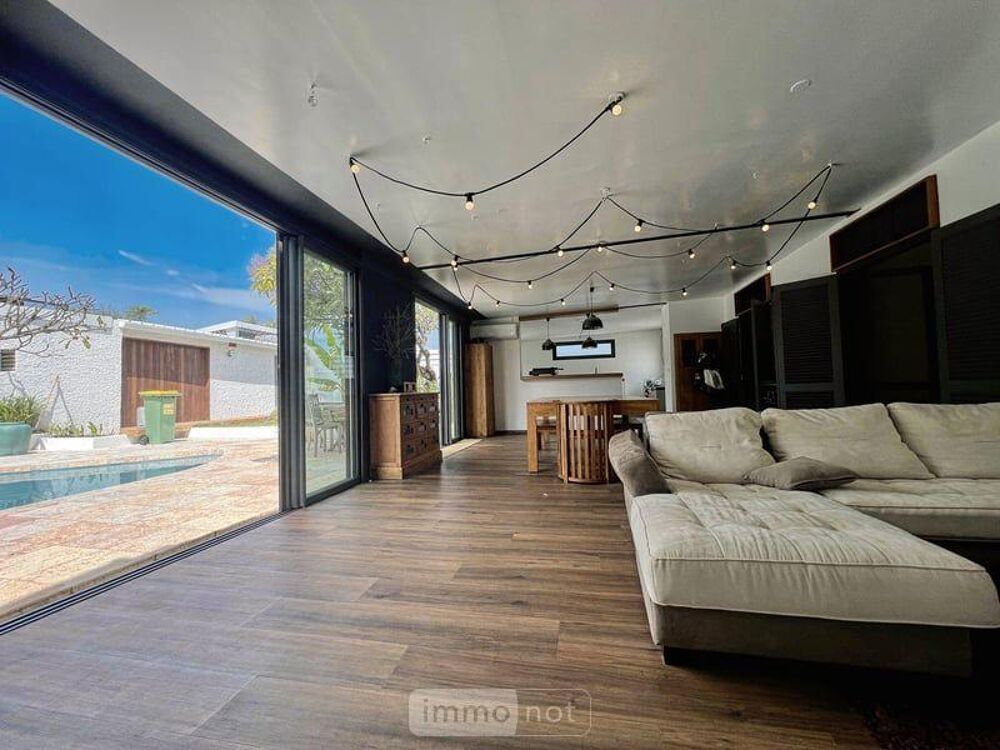 vente Maison - 6 pièce(s) - 177 m² Saint-Pierre (97410)