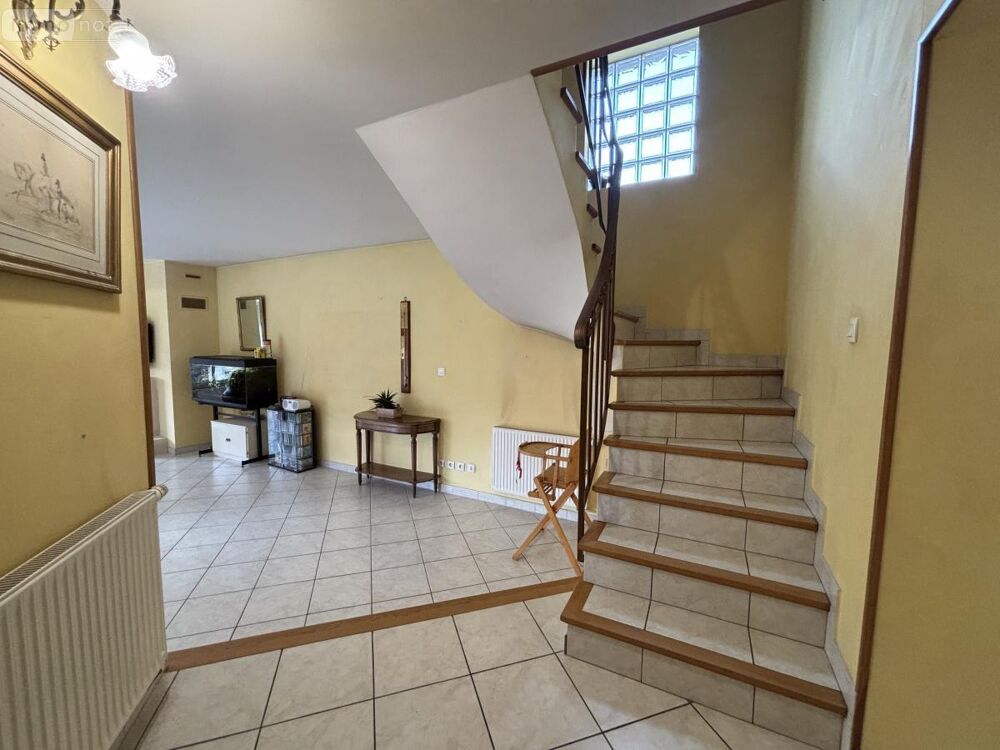 vente Maison - 9 pièce(s) - 219 m² Lagnieu (01150)