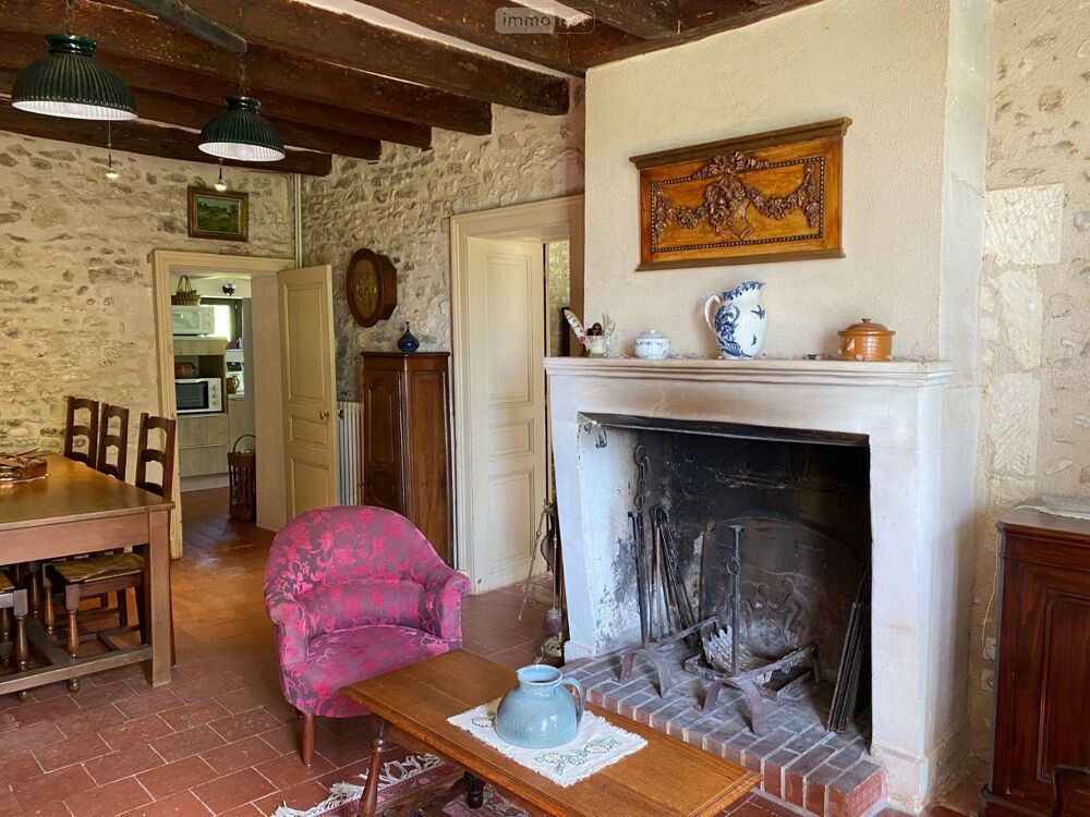 PROPRIETE LONGERE ET 2,5 HECTARES EXCLUSIF // Au ....