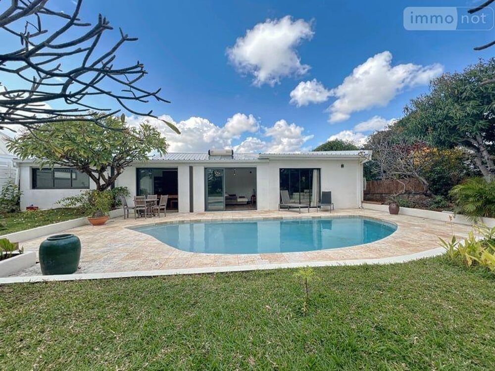vente Maison - 6 pièce(s) - 177 m² Saint-Pierre (97410)