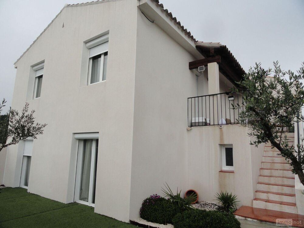 Proche de toutes commodités villa rénovée de 90m² habita....