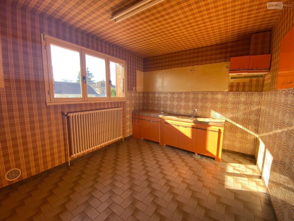 BUZANCAIS (36500), une maison d''habitation d''une super....