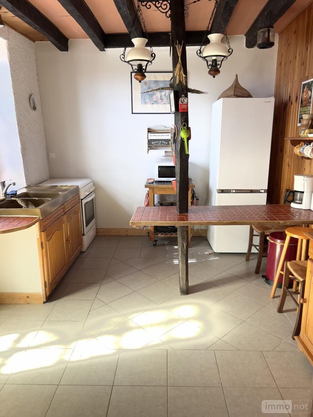 Cette séduisante maison, isolée, a beaucoup de charme an....