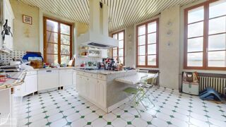  Maison à vendre 15 + pièces 764 m²