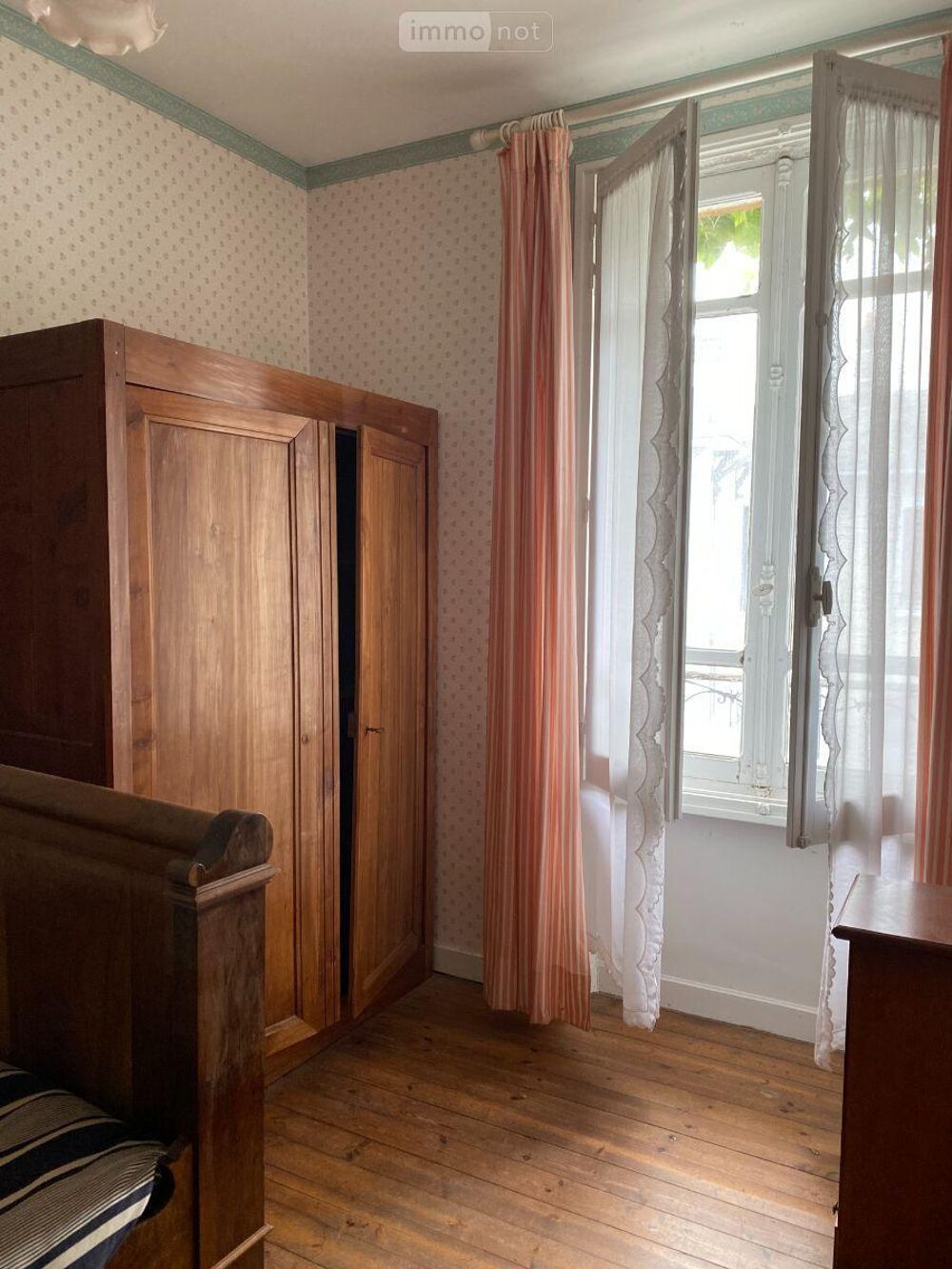Beaucoup de charme pour cette maison ancienne, située pr....