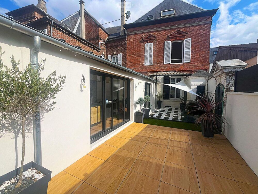 A VENDRE à EVREUX, en centre-ville, une charmante maison....
