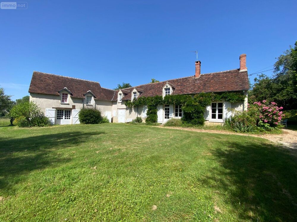 PROPRIETE LONGERE ET 2,5 HECTARES EXCLUSIF // Au ....