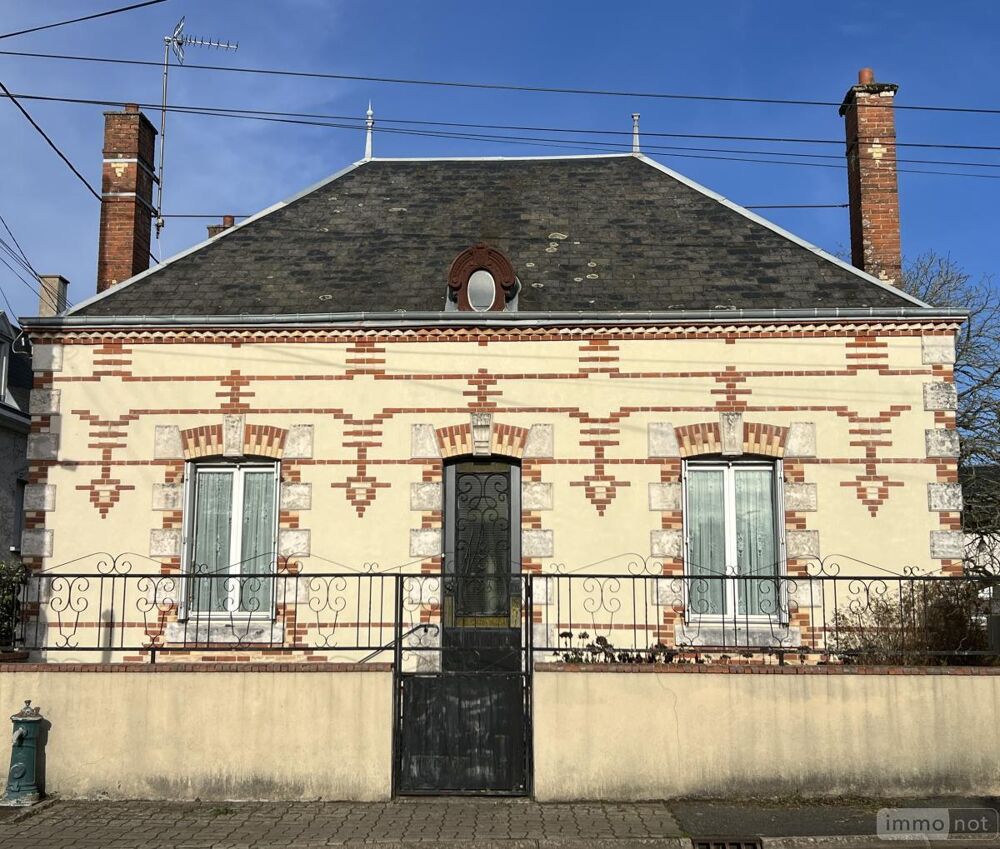 Située à Ouzouer-le-Marché, venez visiter cette maison a....