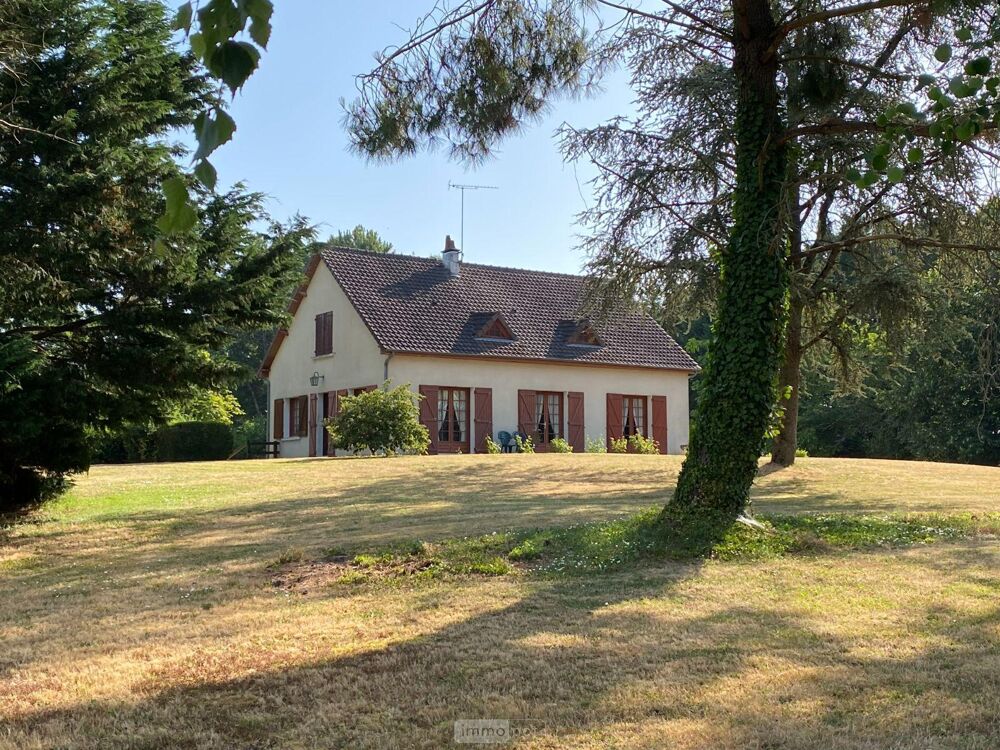 Dans le bourg de CHATILLON-SUR-INDRE, Un pavillon édifié....