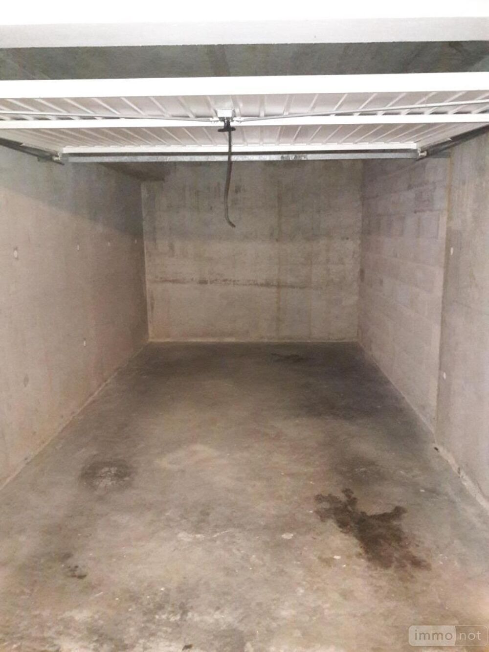 location Parking / Garage - 10 m² Bourg-en-Bresse (01000)
