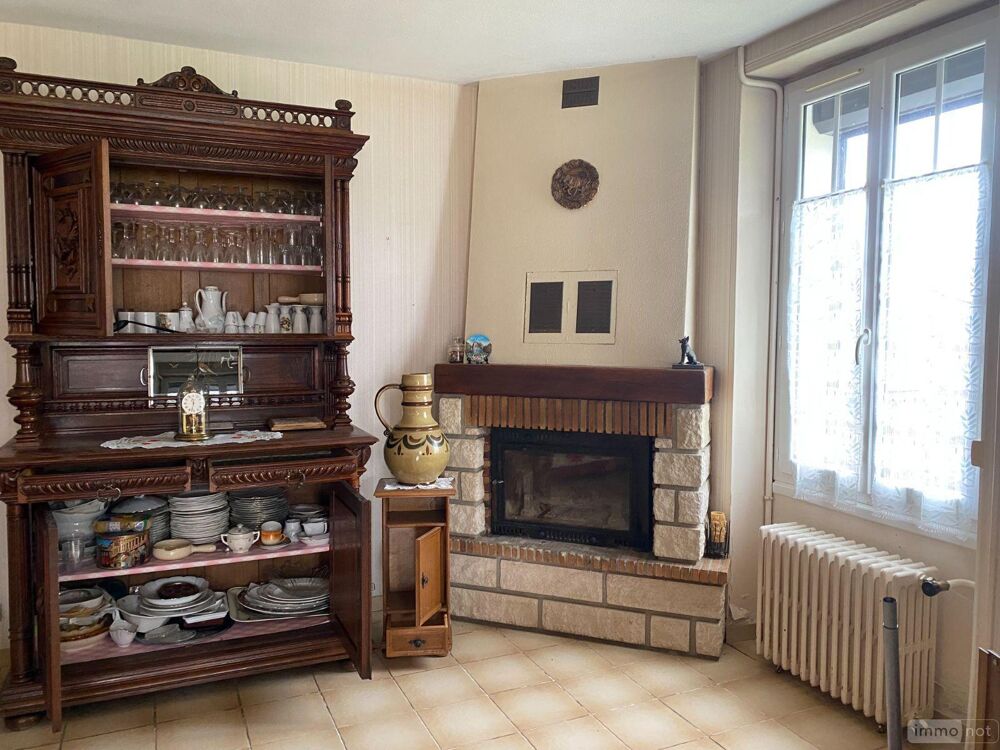 Maison de plain-pied en plein centre de bourg Cha....