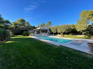  Villa  vendre 12 pices 342 m