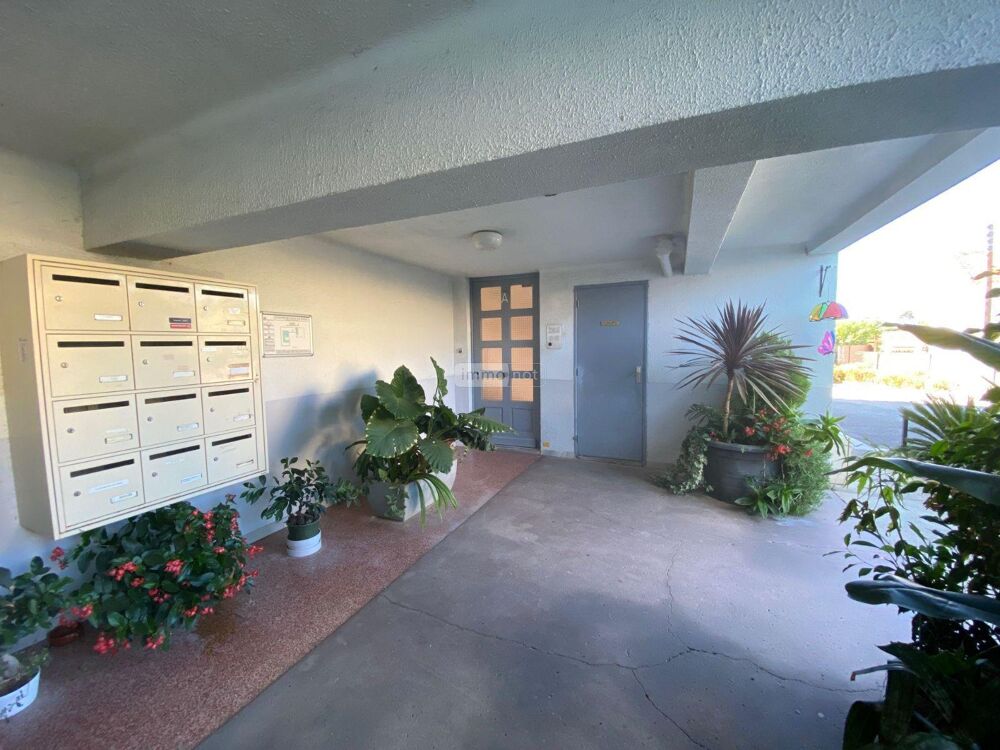 A VENDRRE/NUE PROPRIETE D''UN APPARTEMENT/TOULON : au se....