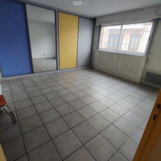  Immeuble à vendre 5 pièces 150 m²