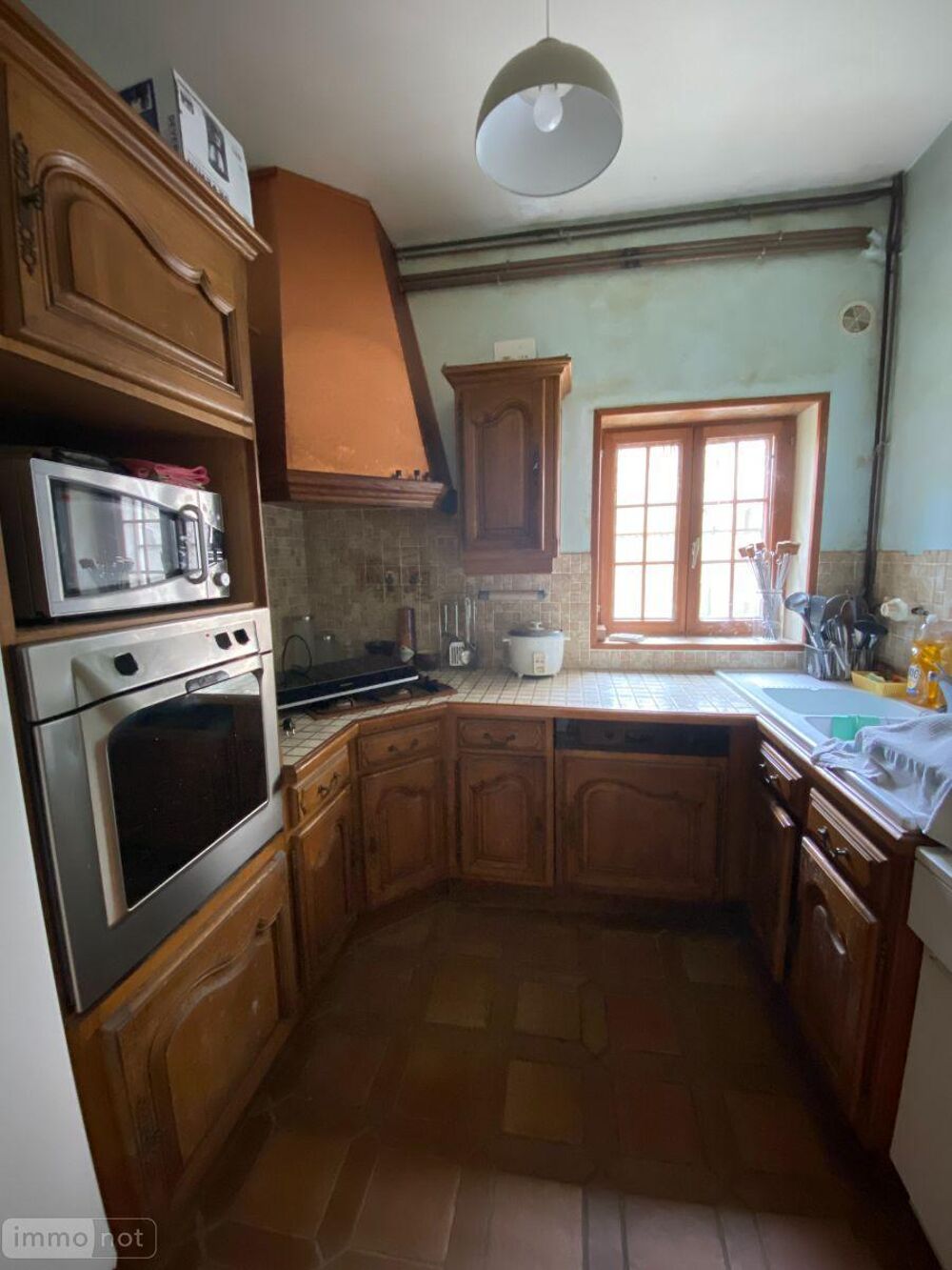 Charmante maison de bourg en bon état : Elle se c....