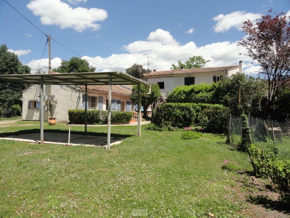 Propriété en zone naturelle composée de 4 logements d'....
