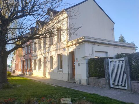 Id&eacute;alement situ&eacute; sur la place de SAINT-ROMAIN-DE-COLB... 1700 76430 Saint-romain-de-colbosc