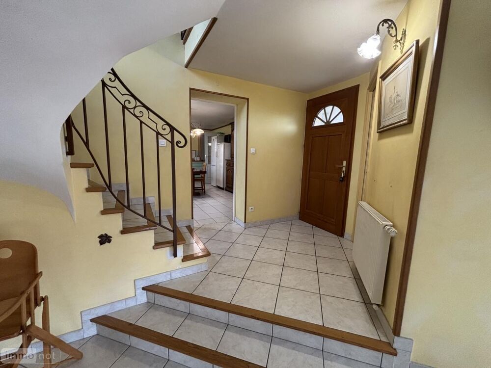 vente Maison - 9 pièce(s) - 219 m² Lagnieu (01150)