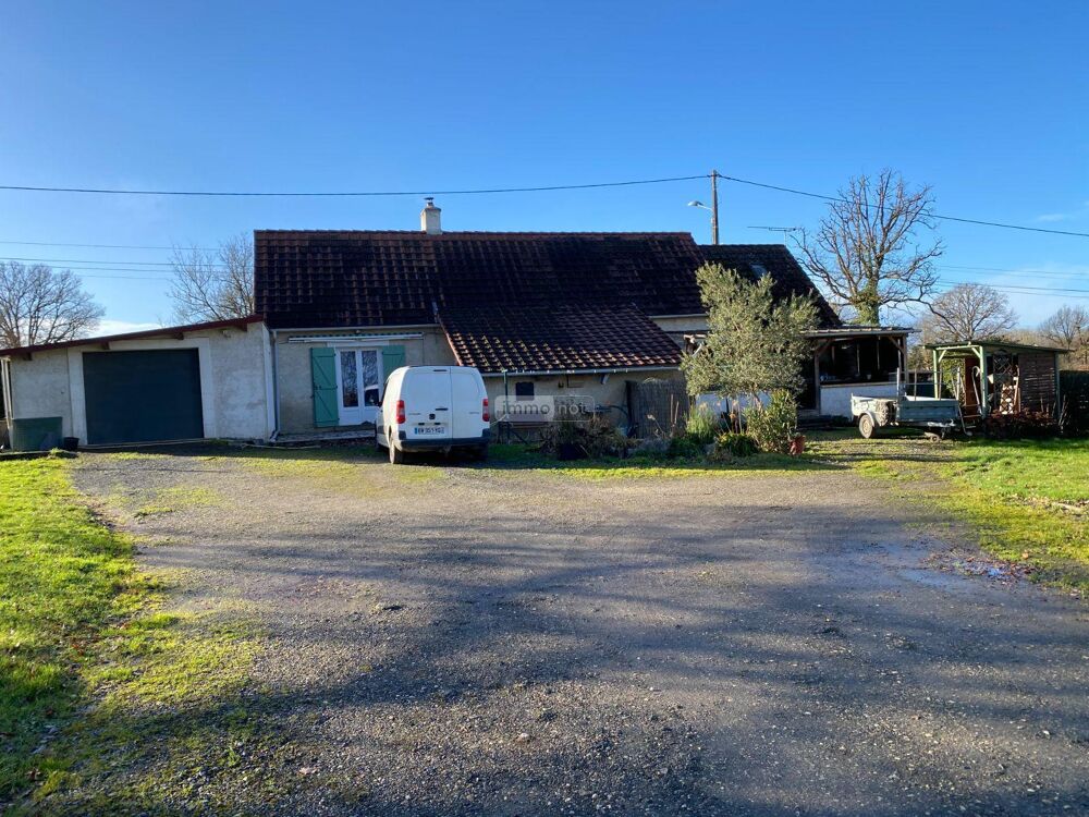 Jolie maison restaurée composée d''une entrée, un séjour....