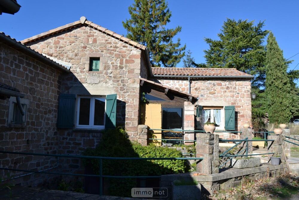 A vendre à Planzolles, Ardèche (07) - Une ensemble immob....
