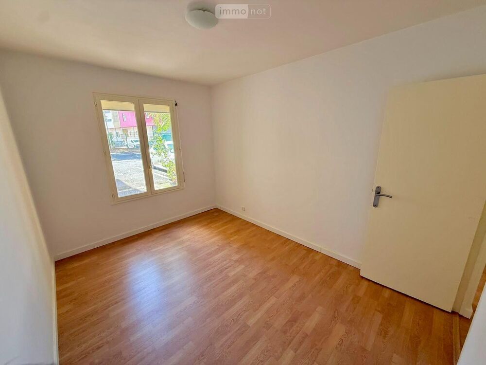 À VENDRE - GRAND T5 RÉNOVÉ - SAINT-DENIS LA RIVIÈRE <....