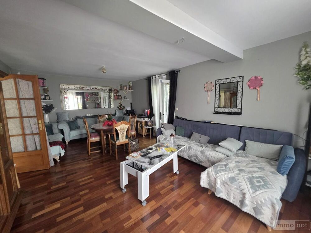 Charmante maison de plain-pied de 136,27 m² sur un terra....