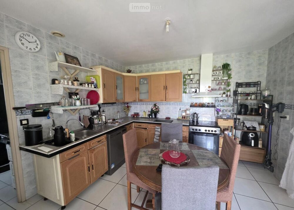 Charmante maison de plain-pied de 136,27 m² sur un terra....