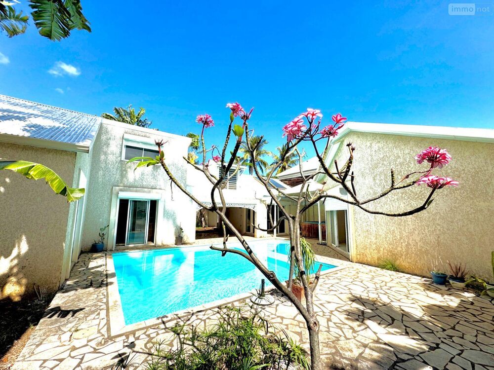 vente Villa - 4 pièce(s) - 150 m² Saint-Gilles Les Bains (97434)