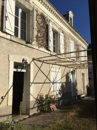  Immeuble à vendre 8 pièces 220 m²