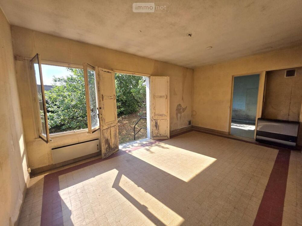 Située dans un environnement agréable, cette maison de p....