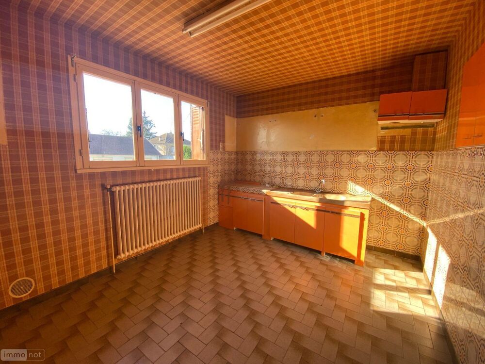 BUZANCAIS (36500), une maison d''habitation d''une super....