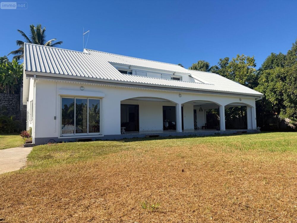 Ruisseau Blanc, Beaucoup de potentiel pour cette maison ....