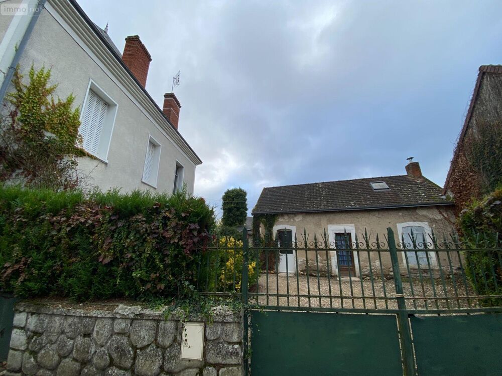 Un ensemble immobilier composé de deux habitations à rén....