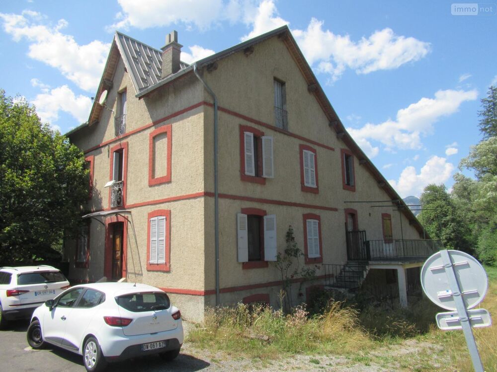 Grande propriété à vendre à Saint-Crépin dans les Hautes....