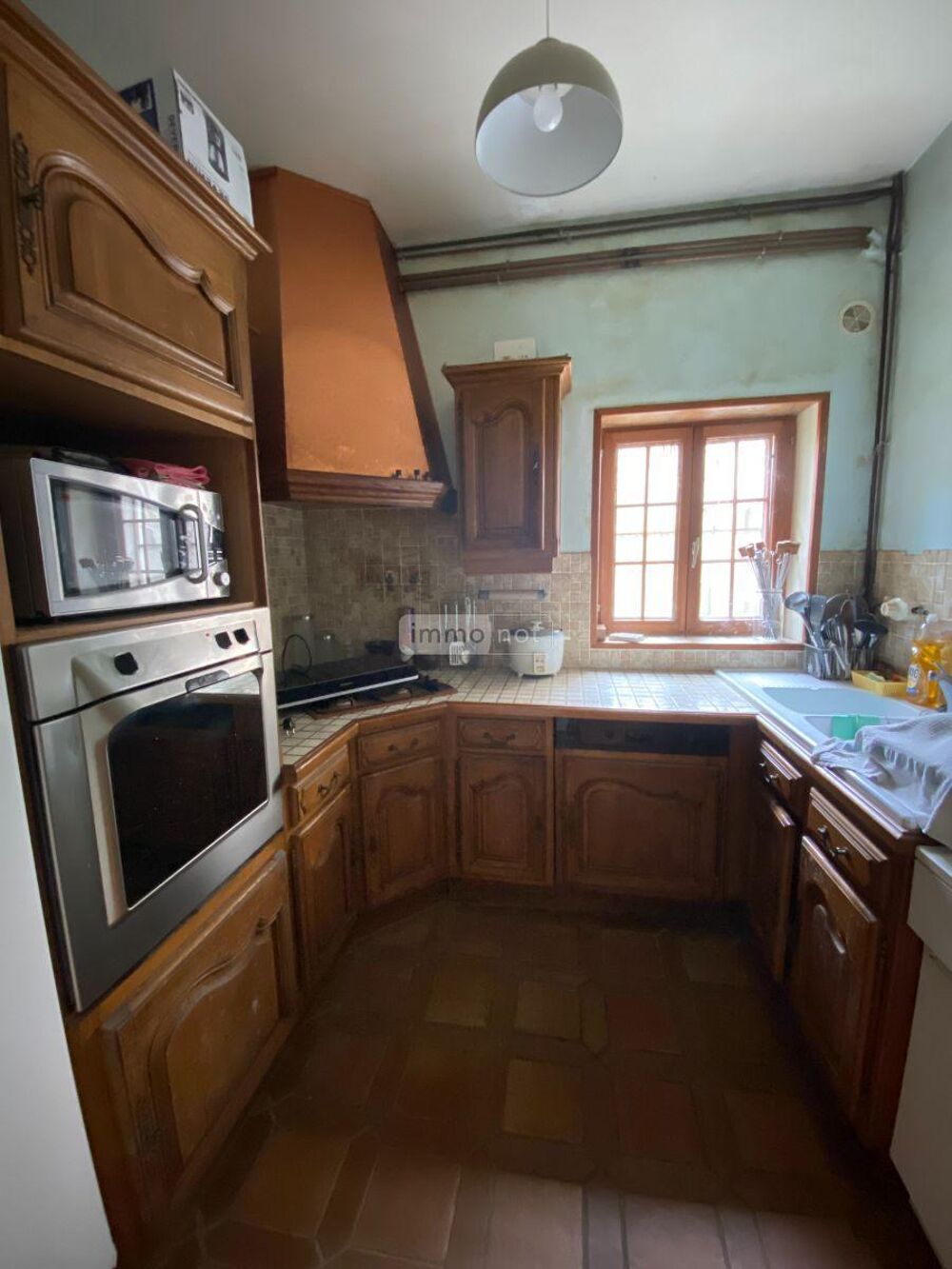 Charmante maison de bourg en bon état : Elle se c....