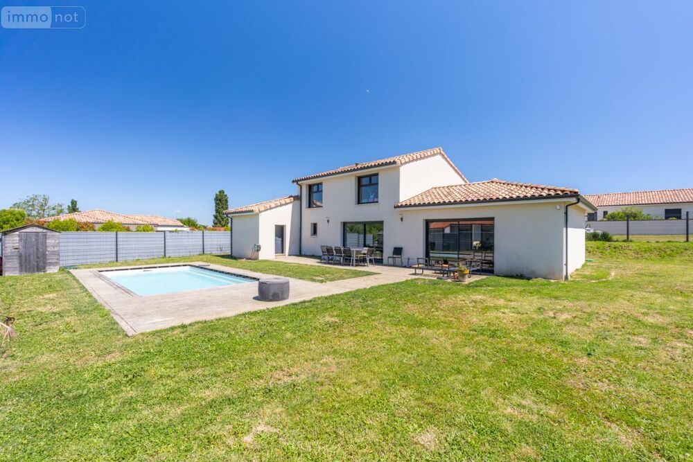 Maison contemporaine T5 avec piscine - Ayguesvives <....