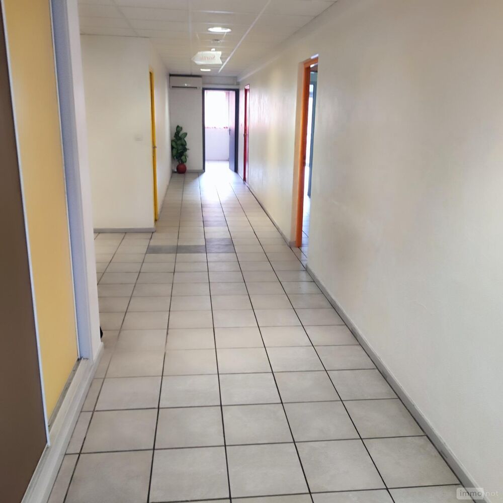  Entreprises Commerces / Vente Commerces - 150 m² Gap (05000)