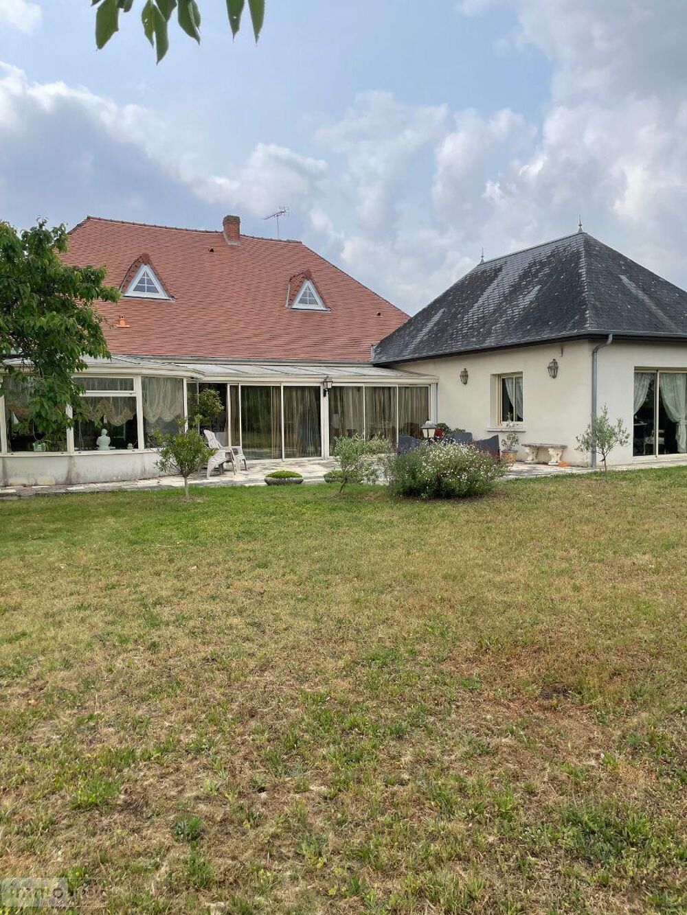 vente Maison - 6 pièce(s) - 220 m² Buzançais (36500)