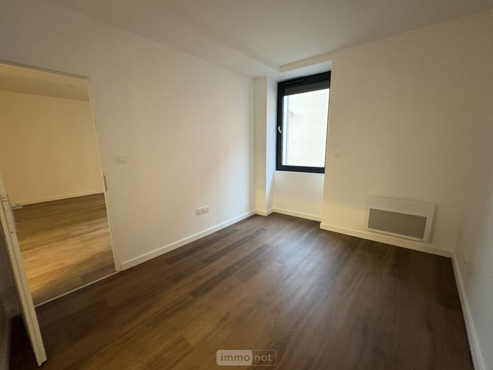 T2 lumineux avec cuisine ouverte  42 m²  1er étage ....