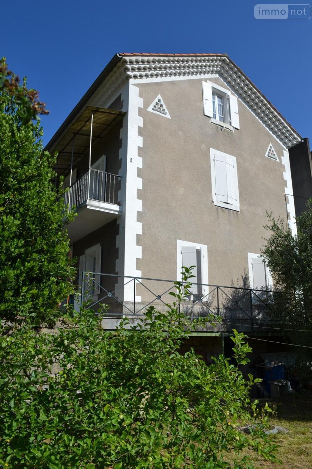 A vendre à Largentière (07), Ardèche - Une maison de vil....
