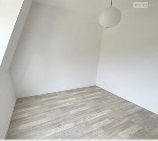  Appartement à louer 2 pièces 33 m²