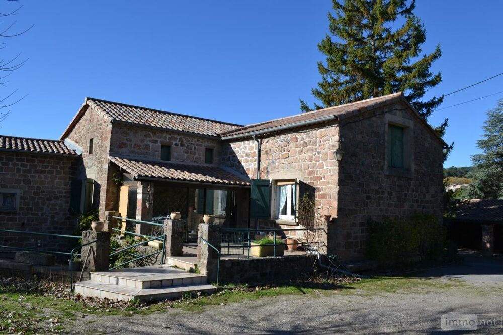 A vendre à Planzolles, Ardèche (07) - Une ensemble immob....