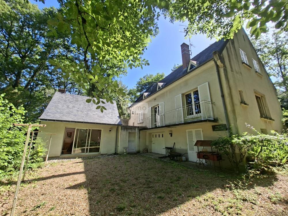 Maison offrant de très beaux volumes dans un environneme....