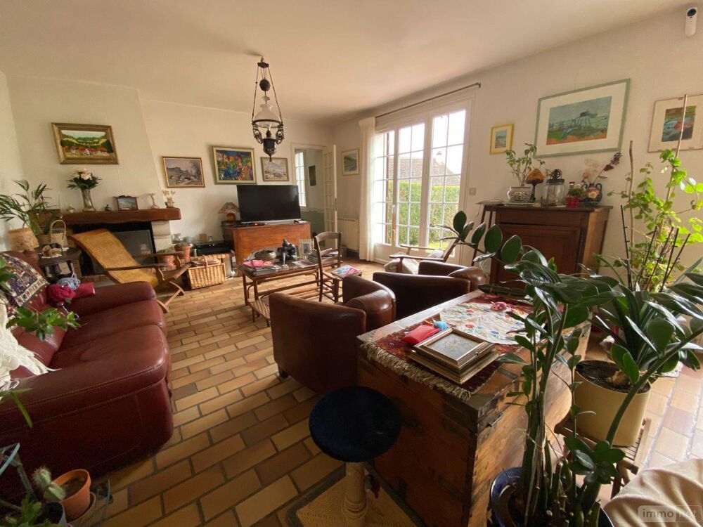 BUZANCAIS (36500), dans quartier calme, une maison d''ha....